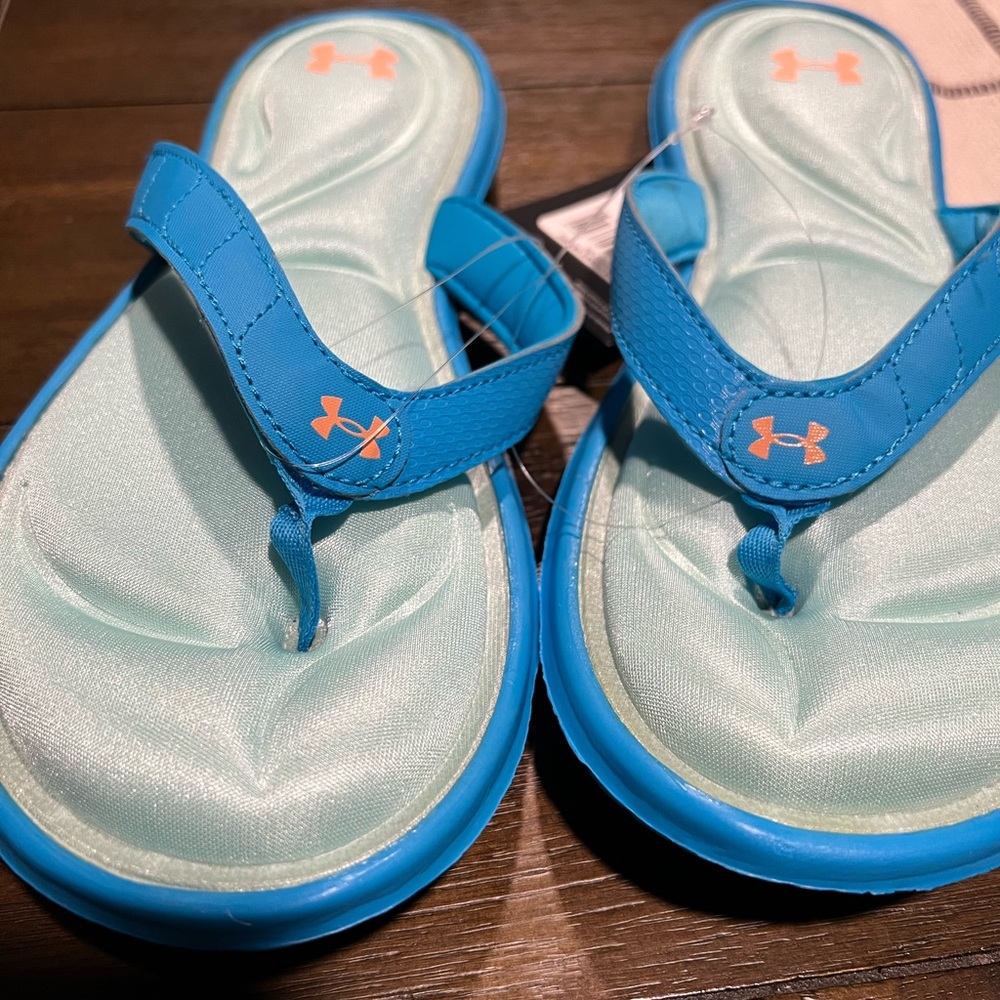 Women’s size 7 under armour sandals
